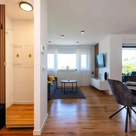 Rooftop Horizon Apartment