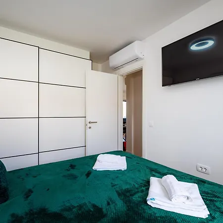 Apartment Rooftop Horizon