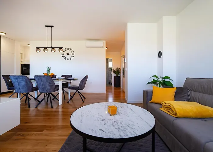 Rooftop Horizon 아파트